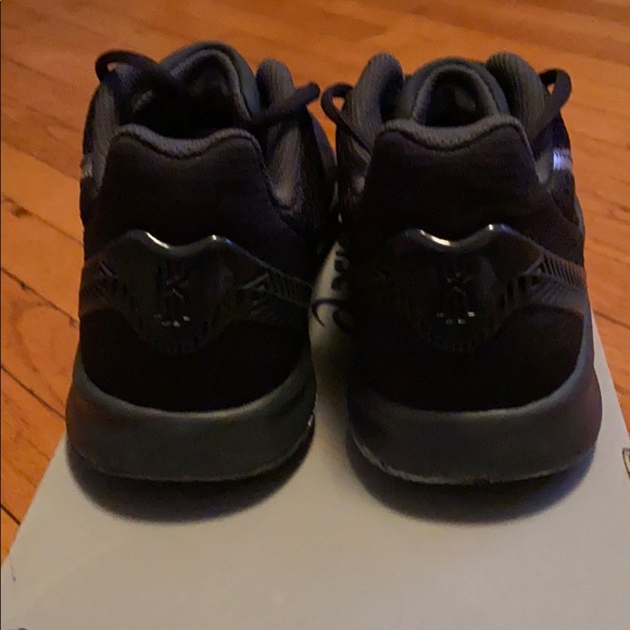 Nike Kyrie flytraps - Picture 3 of 5